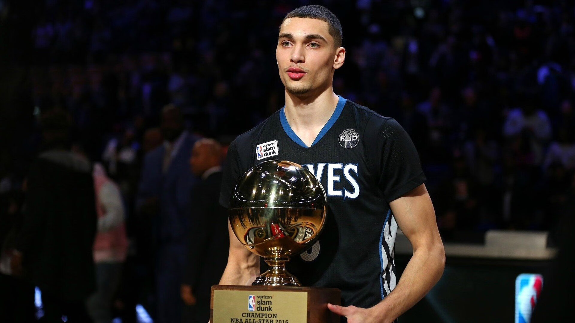 _勇士队三分狂潮席卷全场，领先优势扩大_，勇士三分球最准的是谁